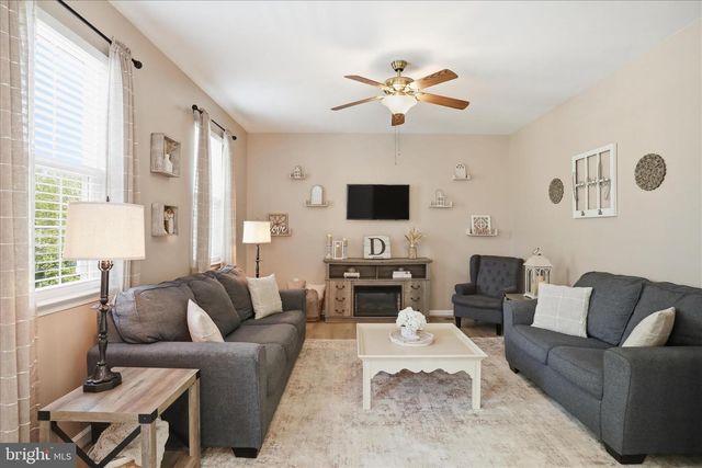 244 KIMBERWICKE DR N, Charles Town, WV 25414