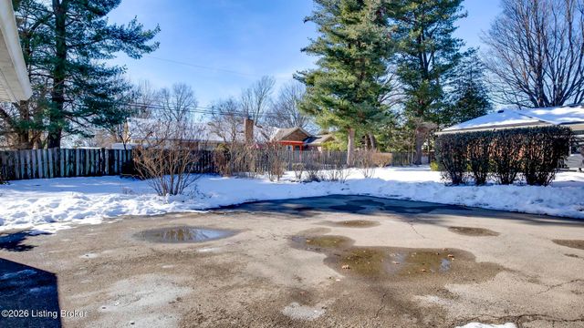 2706 Lime Kiln Ln, Louisville, KY 40222