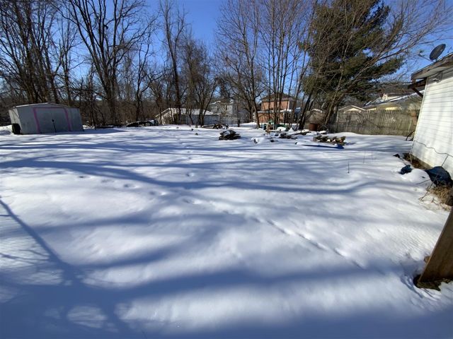 609 W Center Street, Albion, MI 49224