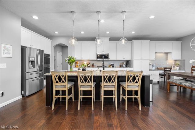 2430 Woodhawk Lane, Avon, OH 44011