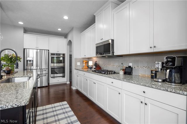 2430 Woodhawk Lane, Avon, OH 44011