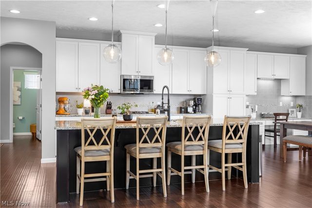 2430 Woodhawk Lane, Avon, OH 44011