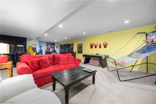 2430 Woodhawk Lane, Avon, OH 44011