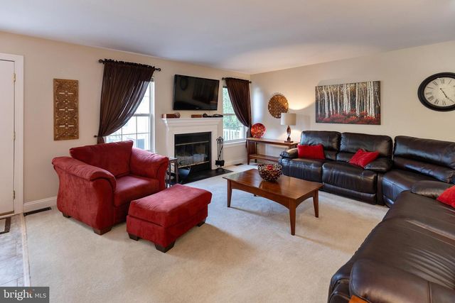 10 FARMHOUSE LN, Voorhees, NJ 08043