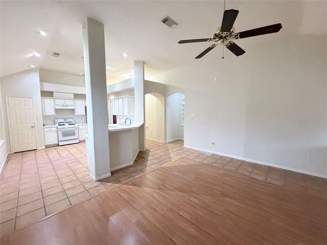 14926 Lindenbrook Lane, Houston, TX 77095