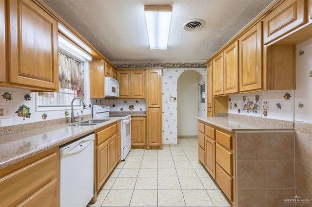 313 W Highland W Avenue, Mcallen, TX 78501