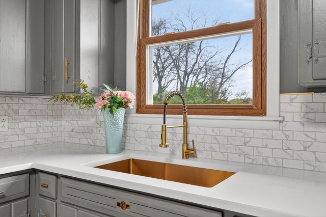 5022 Bonnahill Dr, Hermitage, TN 37076