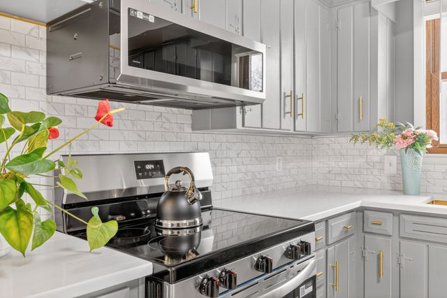 5022 Bonnahill Dr, Hermitage, TN 37076