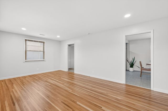 5022 Bonnahill Dr, Hermitage, TN 37076