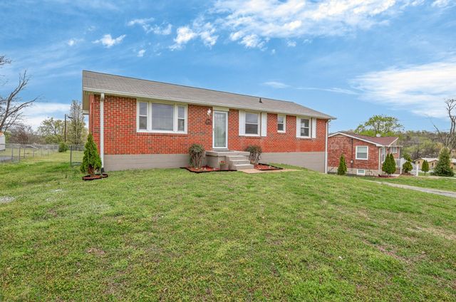 5022 Bonnahill Dr, Hermitage, TN 37076