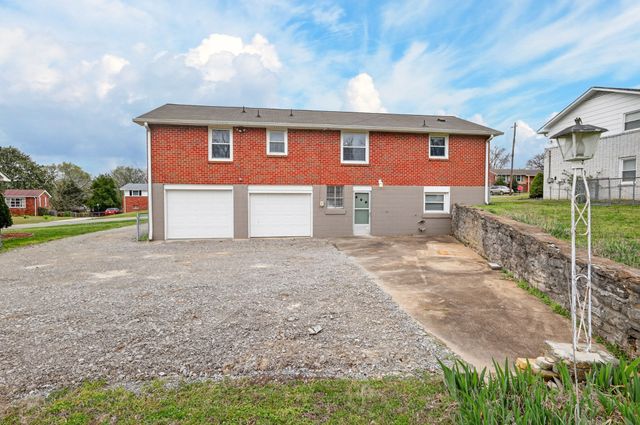 5022 Bonnahill Dr, Hermitage, TN 37076