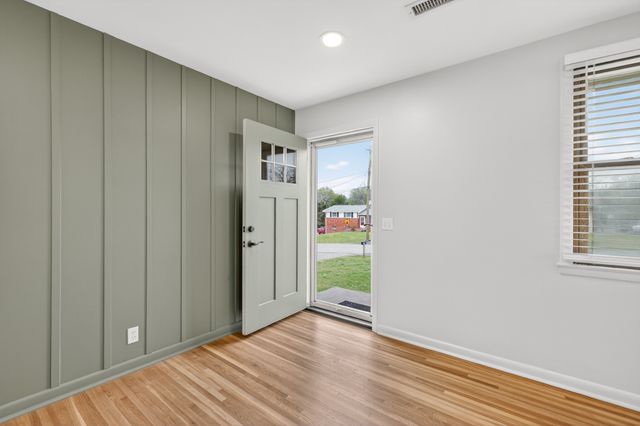 5022 Bonnahill Dr, Hermitage, TN 37076