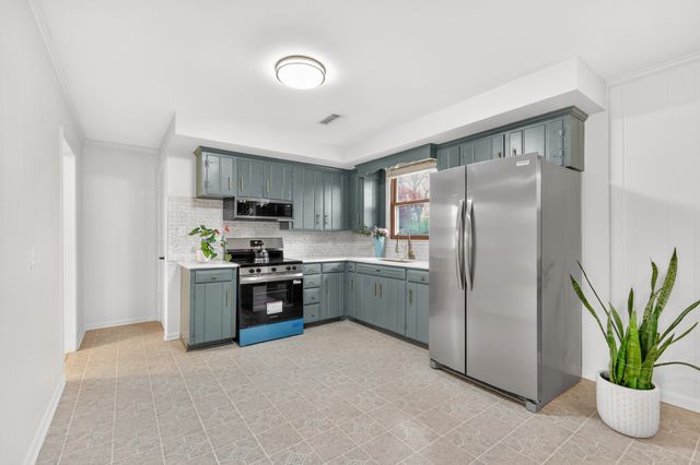 5022 Bonnahill Dr, Hermitage, TN 37076