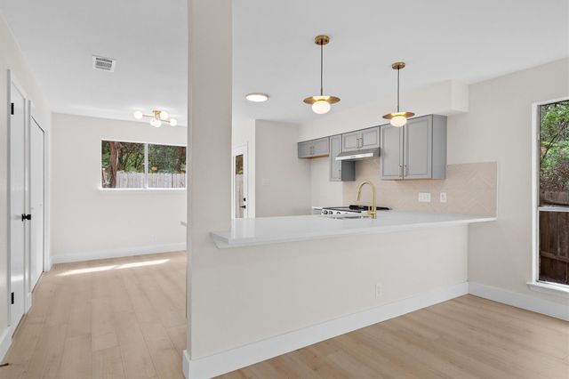 1707 Waterloo TRL, Austin, TX 78704