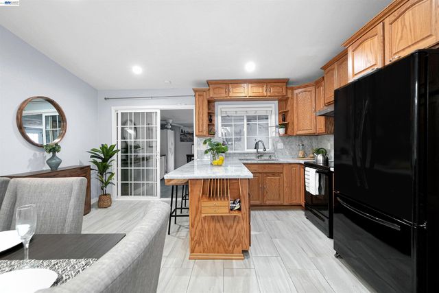 22633 Mossy Rock Drive, Hayward, CA 94541