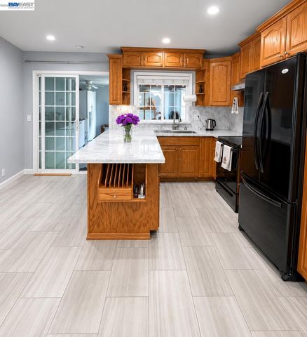 22633 Mossy Rock Drive, Hayward, CA 94541