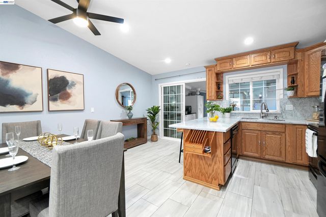 22633 Mossy Rock Drive, Hayward, CA 94541