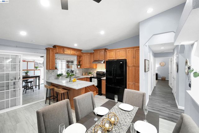 22633 Mossy Rock Drive, Hayward, CA 94541
