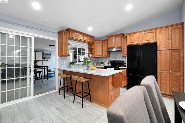 22633 Mossy Rock Drive, Hayward, CA 94541