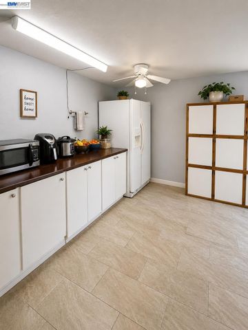 22633 Mossy Rock Drive, Hayward, CA 94541