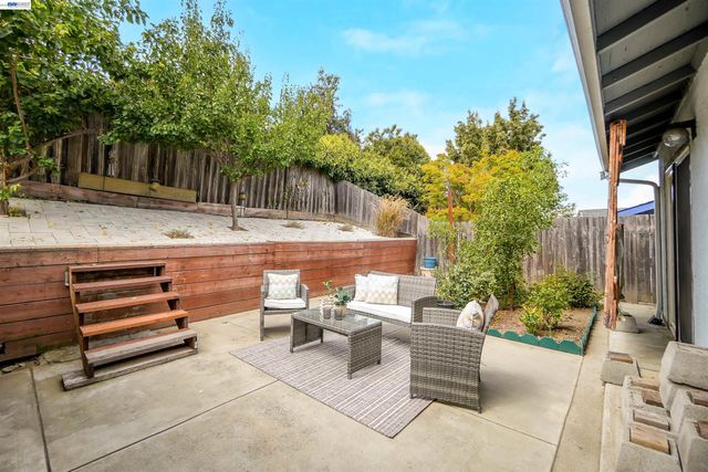 22633 Mossy Rock Drive, Hayward, CA 94541