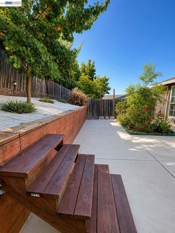 22633 Mossy Rock Drive, Hayward, CA 94541