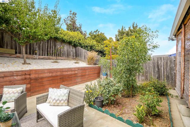 22633 Mossy Rock Drive, Hayward, CA 94541