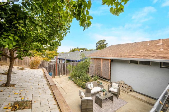 22633 Mossy Rock Drive, Hayward, CA 94541