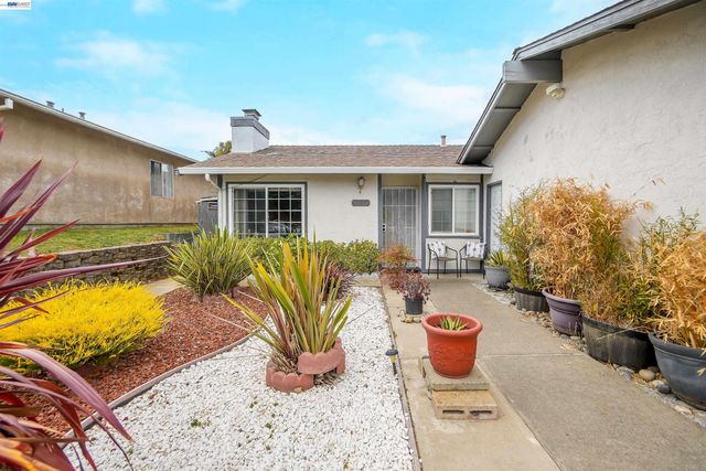 22633 Mossy Rock Drive, Hayward, CA 94541