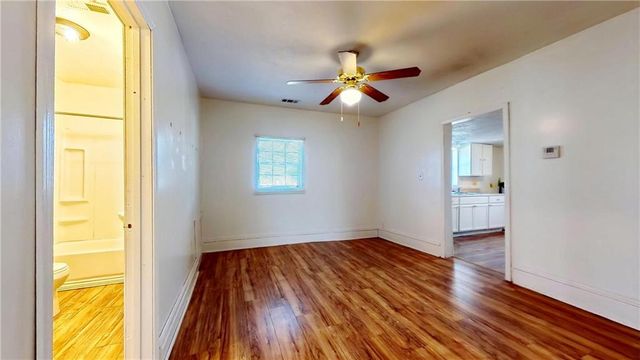 221 N Clay Street, Nevada, MO 64772