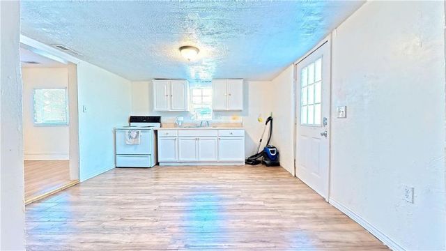 221 N Clay Street, Nevada, MO 64772