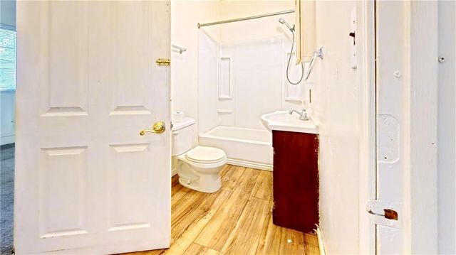 221 N Clay Street, Nevada, MO 64772