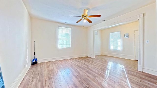 221 N Clay Street, Nevada, MO 64772