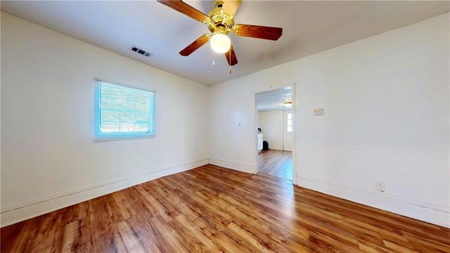 221 N Clay Street, Nevada, MO 64772