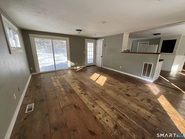 1346 Route 169, Woodstock, CT 06281