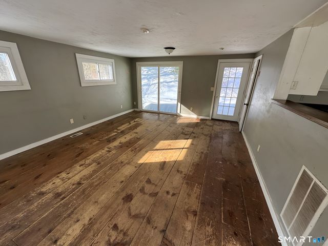 1346 Route 169, Woodstock, CT 06281