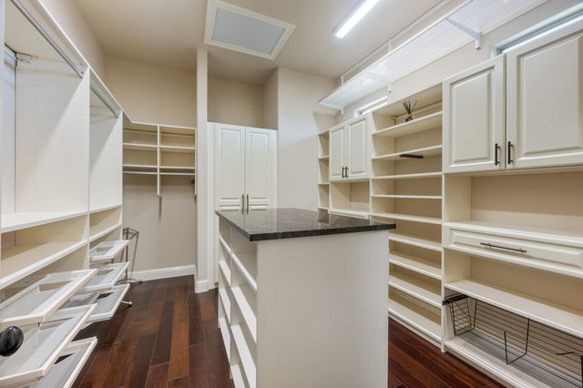 224 Neville Wood CT, Austin, TX 78738