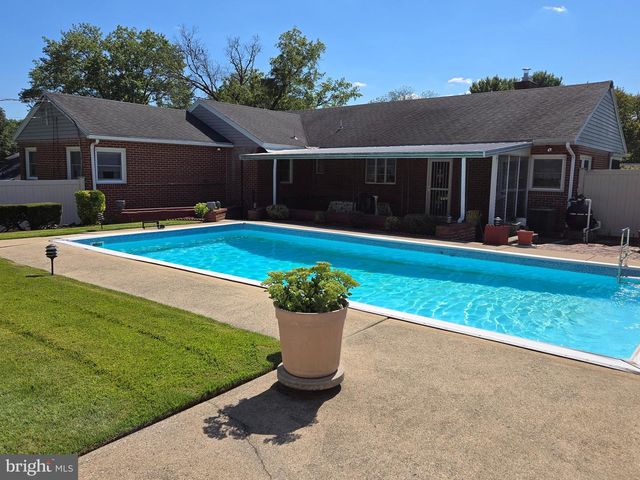 3325 WILLOW GROVE AVE, Reading, PA 19605