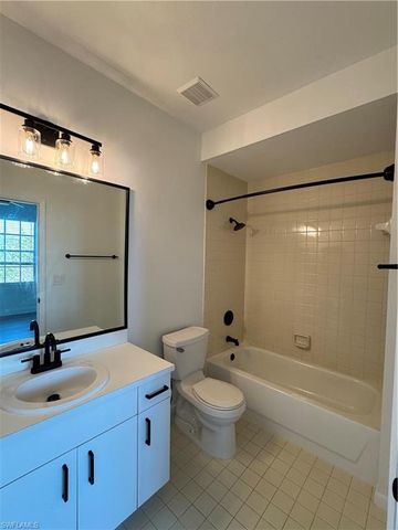 3825 Schoolhouse RD E # 5, Fort Myers, FL 33916