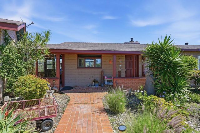 1355 Rainbow Ridge Lane, Encinitas, CA 92024