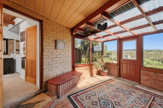 1355 Rainbow Ridge Lane, Encinitas, CA 92024