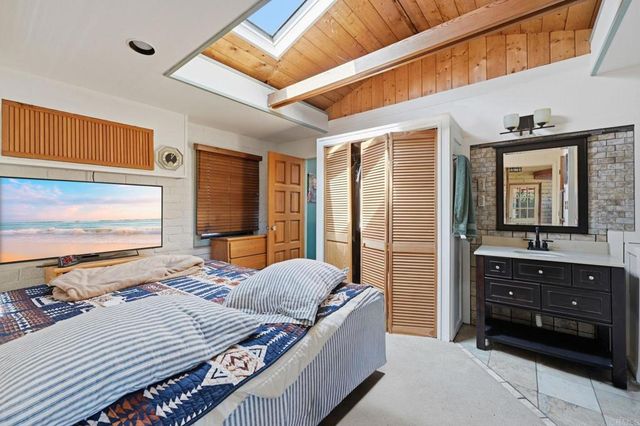 1355 Rainbow Ridge Lane, Encinitas, CA 92024