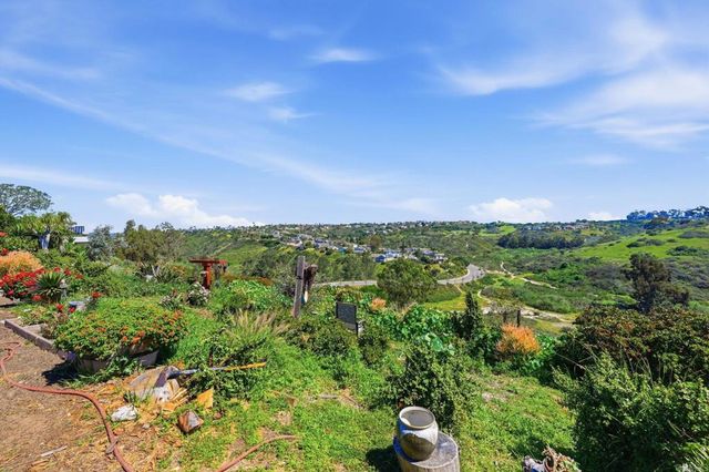 1355 Rainbow Ridge Lane, Encinitas, CA 92024