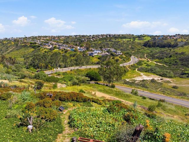 1355 Rainbow Ridge Lane, Encinitas, CA 92024