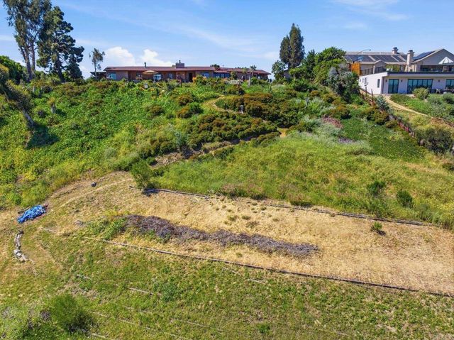 1355 Rainbow Ridge Lane, Encinitas, CA 92024