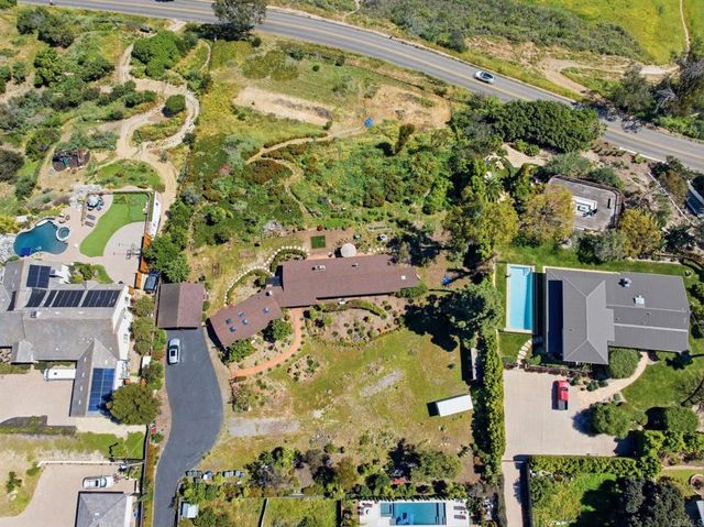 1355 Rainbow Ridge Lane, Encinitas, CA 92024