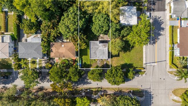 1210 SW 13th Ave, Miami, FL 33135
