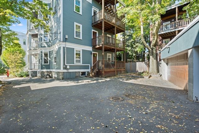 12 Fainwood Circle 2, Cambridge, MA 02139