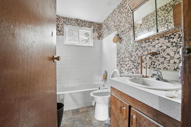 6336 Archmere Square E, Columbus, OH 43229