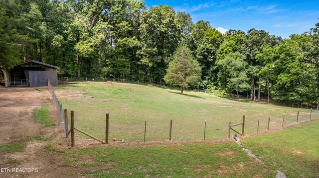 316 Red Hill Rd, Andersonville, TN 37705